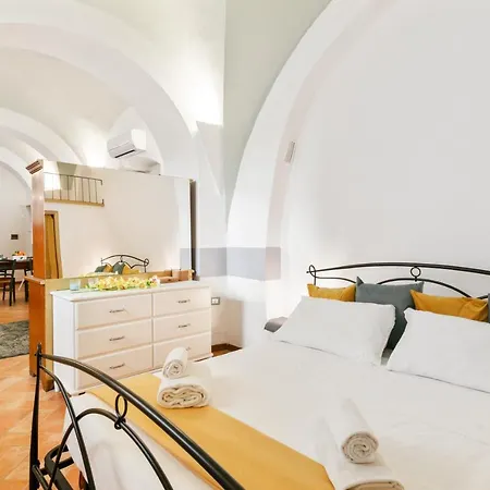 Guesthost - Le Tre Volte - Mercato Charming Loft Florenz